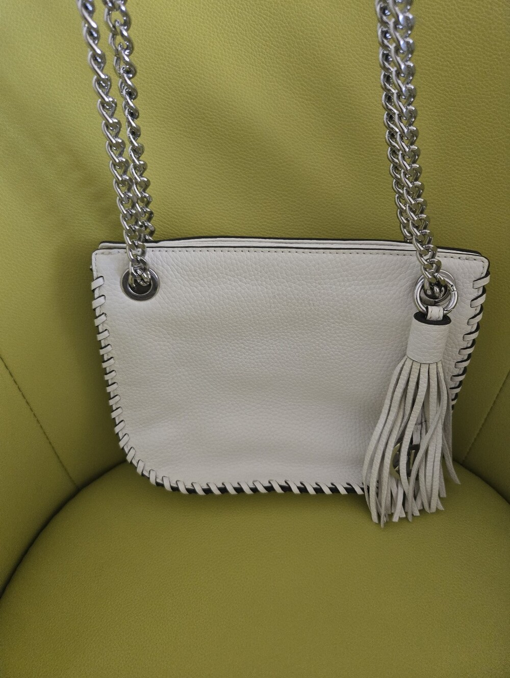 Michael Kors, White Leather Tassel Shoulder Bag with Chain Straps